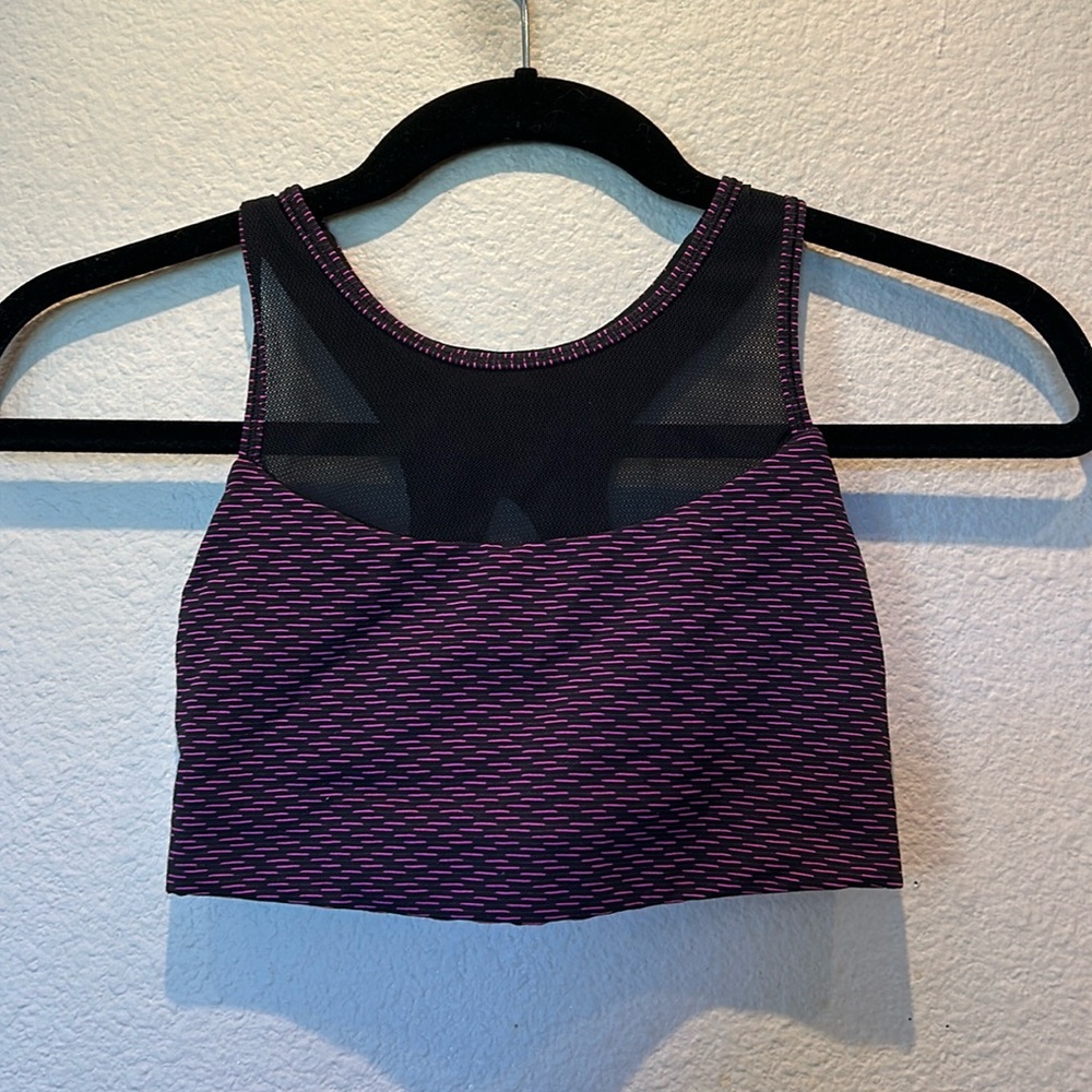 Lululemon high neck mesh sports bra size 2